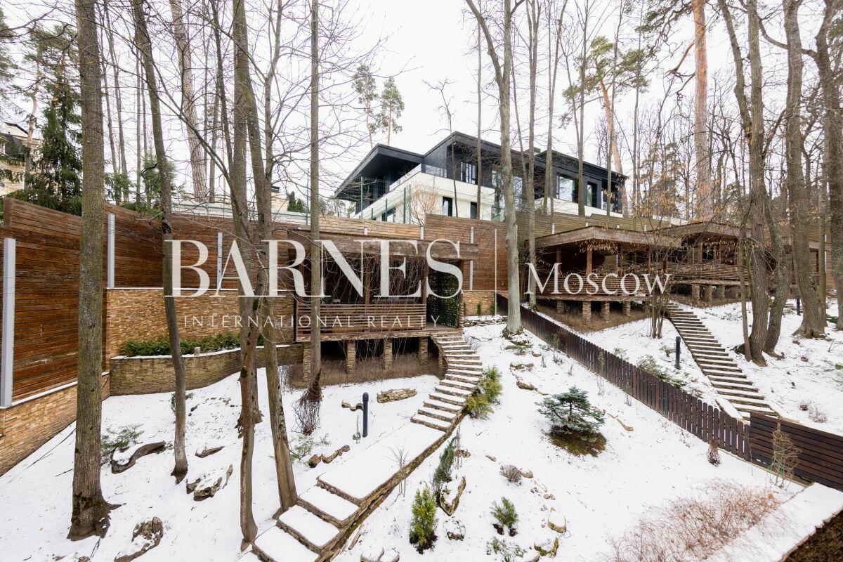 2-этажный таунхаус 430 м² с отделкой