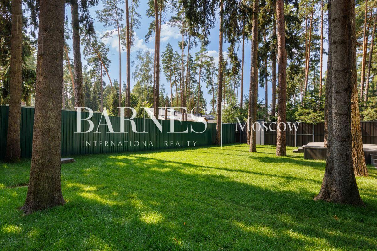 3-этажный коттедж 380 м² с отделкой