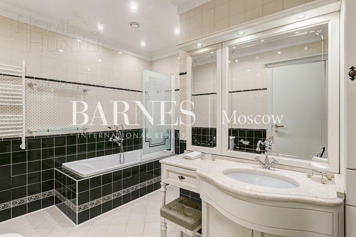 2-этажный коттедж 782.7 м² с отделкой