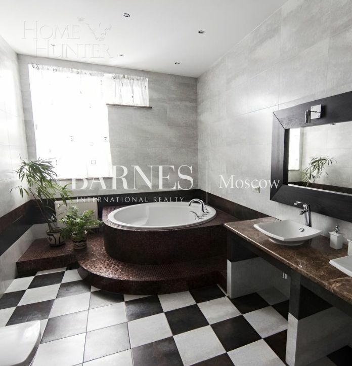 2-этажный таунхаус 280 м² с отделкой