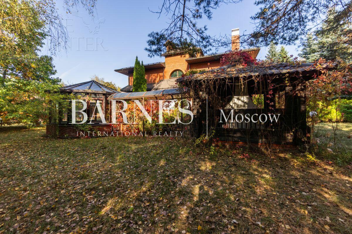 2-этажный коттедж 600 м² без отделки