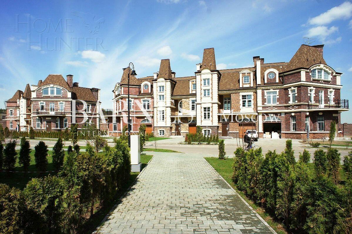 2-этажный таунхаус 320 м² с отделкой