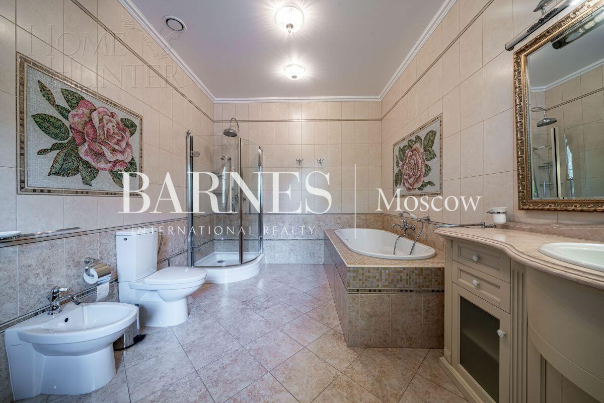 3-этажный коттедж 633 м² с отделкой