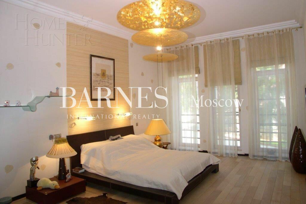 2-этажный коттедж 850 м² с отделкой