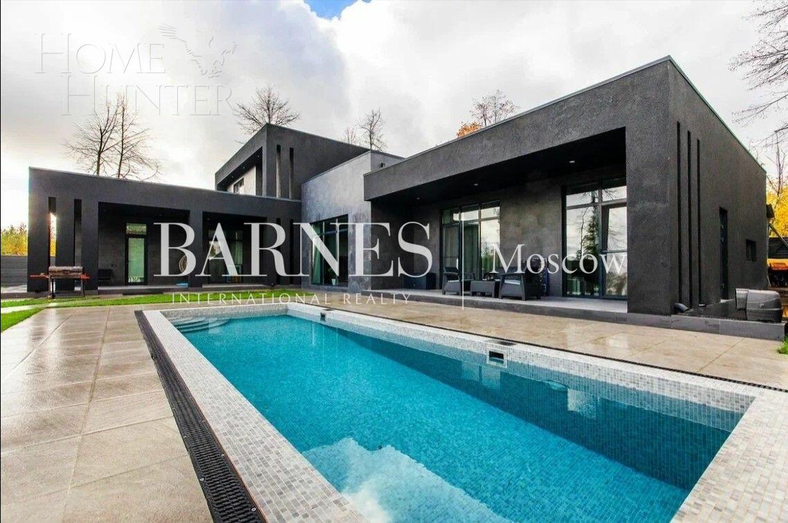 2-этажный коттедж 450 м² с отделкой