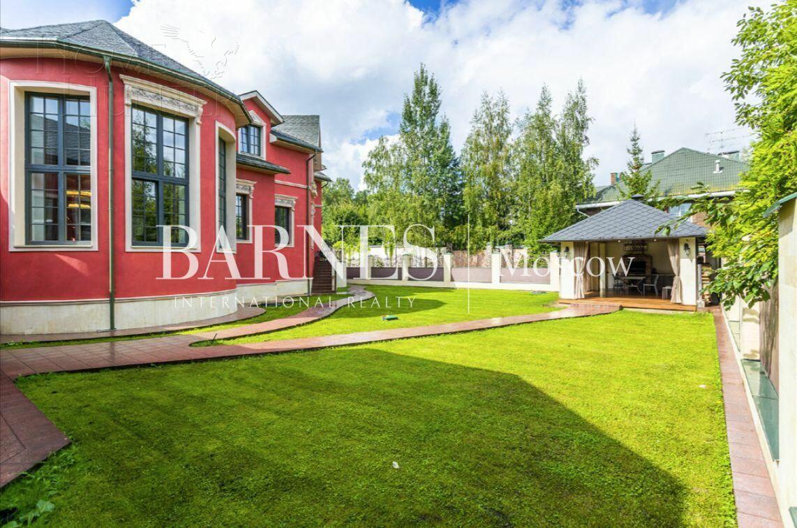 2-этажный коттедж 800 м² с отделкой