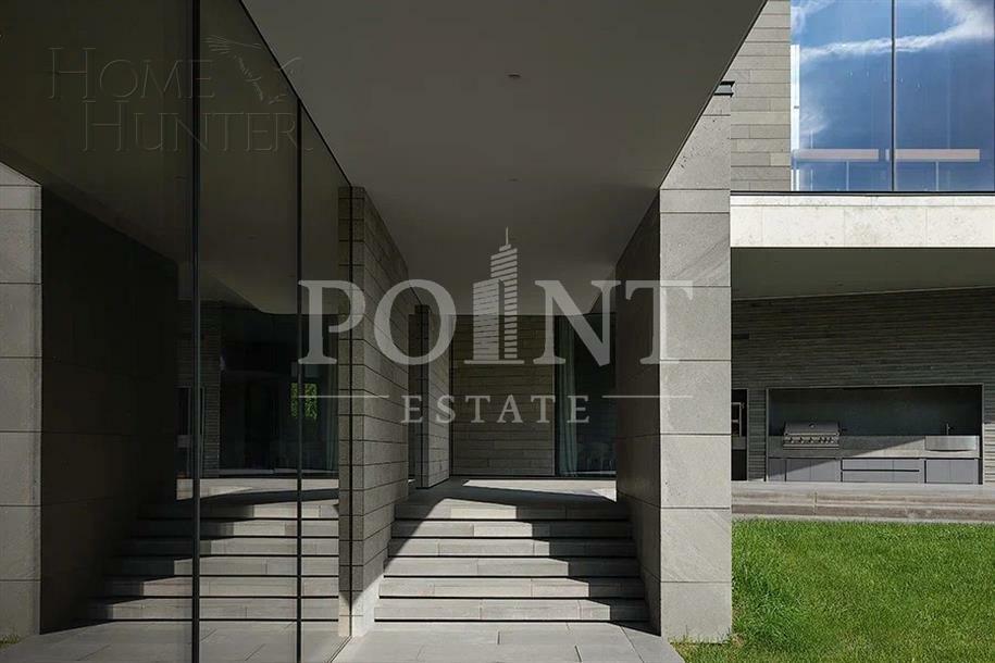 2-этажный коттедж 2 100 м² с отделкой