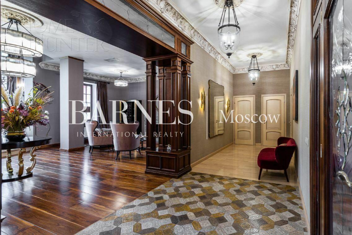 2-этажный коттедж 800 м² с отделкой