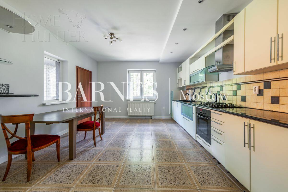 2-этажный коттедж 370 м² с отделкой
