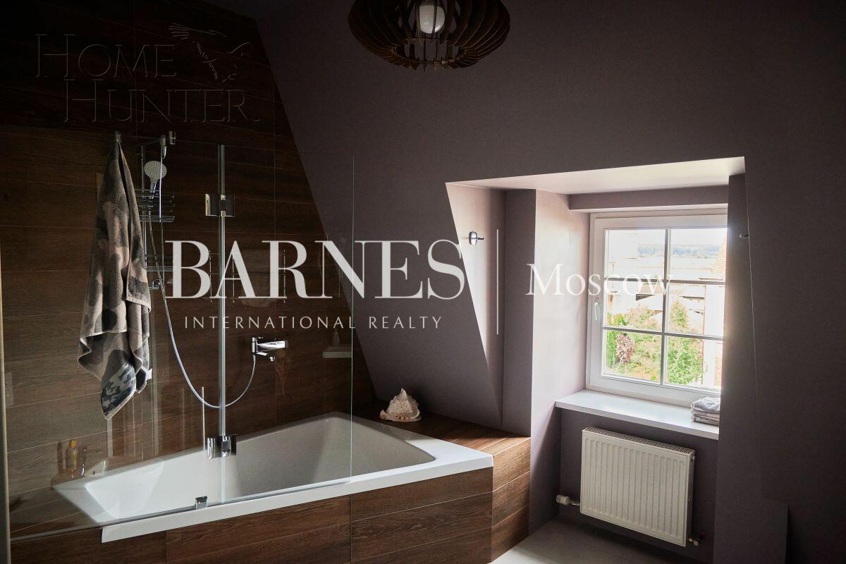 2-этажный таунхаус 295 м² с отделкой