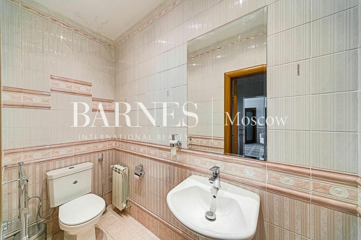3-этажный коттедж 740 м² с отделкой