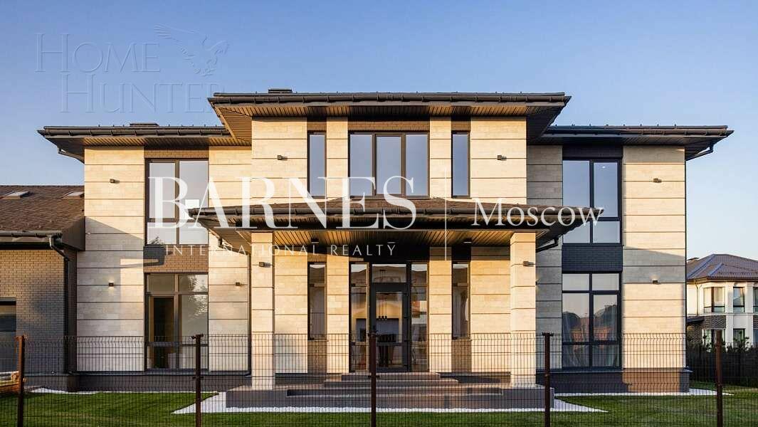 2-этажный коттедж 400 м² с отделкой