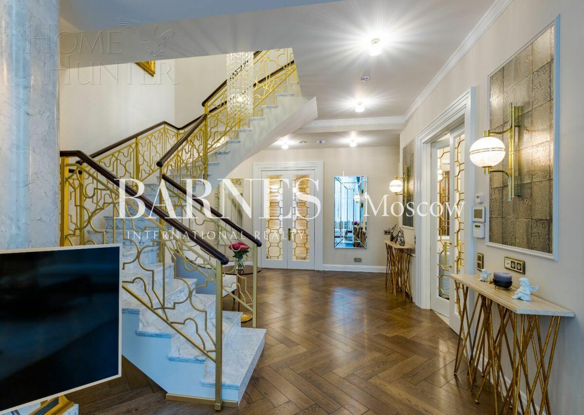 2-этажный коттедж 424 м² с отделкой