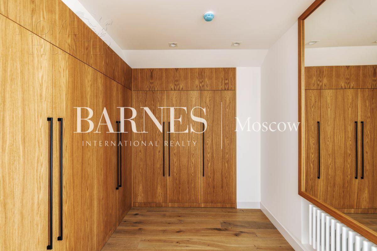 2-этажный коттедж 1 330 м² с отделкой