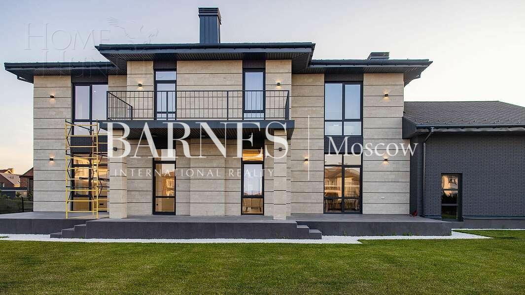 2-этажный коттедж 400 м² с отделкой