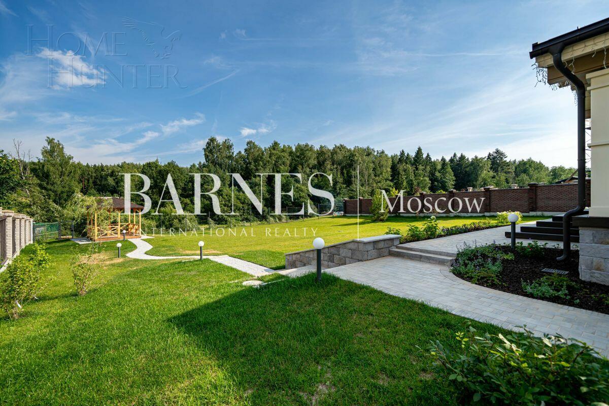 2-этажный коттедж 250 м² с отделкой