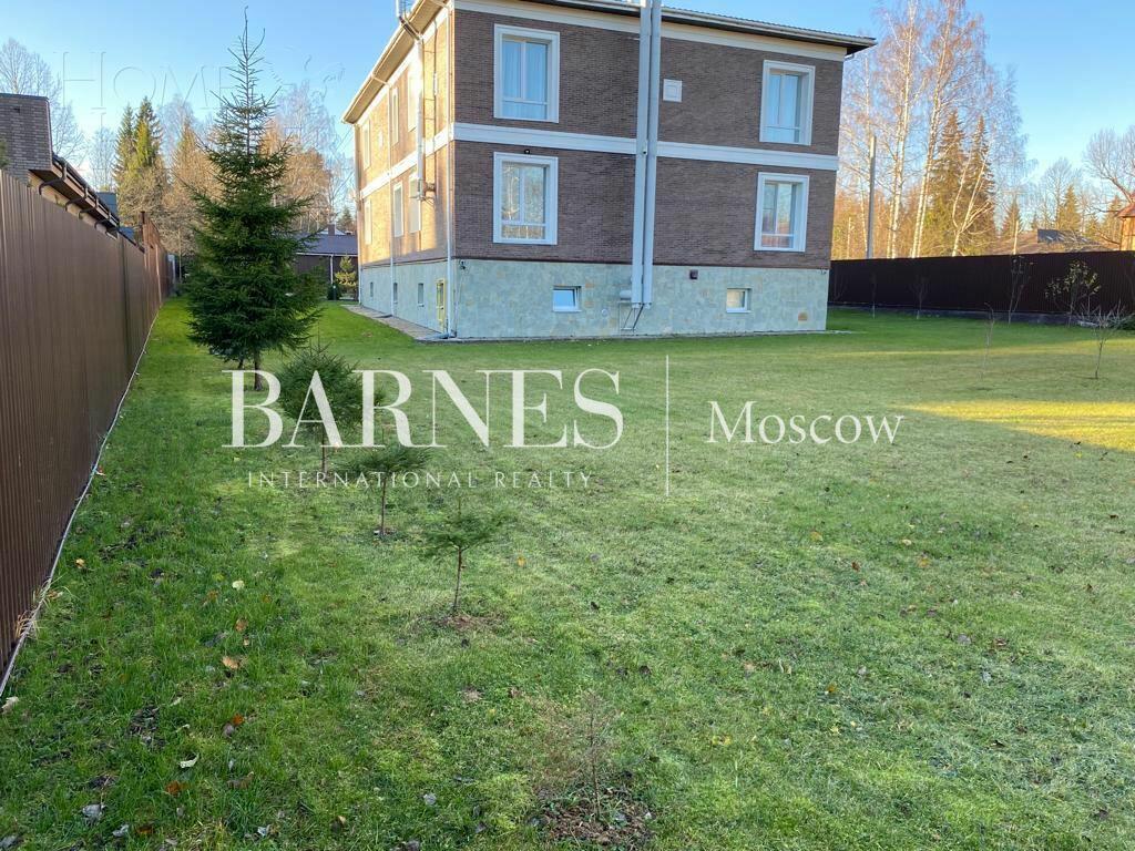 2-этажный коттедж 650 м² с отделкой