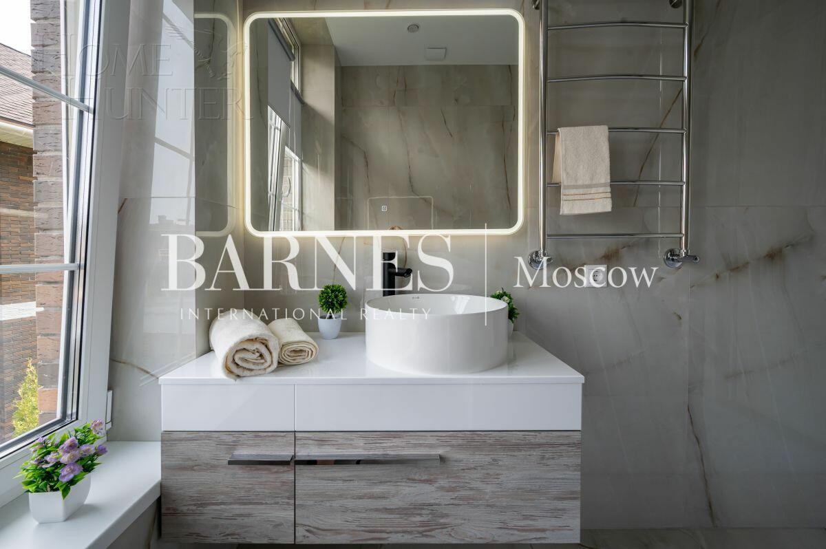 2-этажный коттедж 220 м² с отделкой