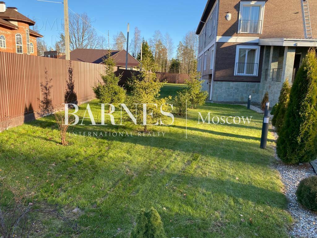 2-этажный коттедж 650 м² с отделкой