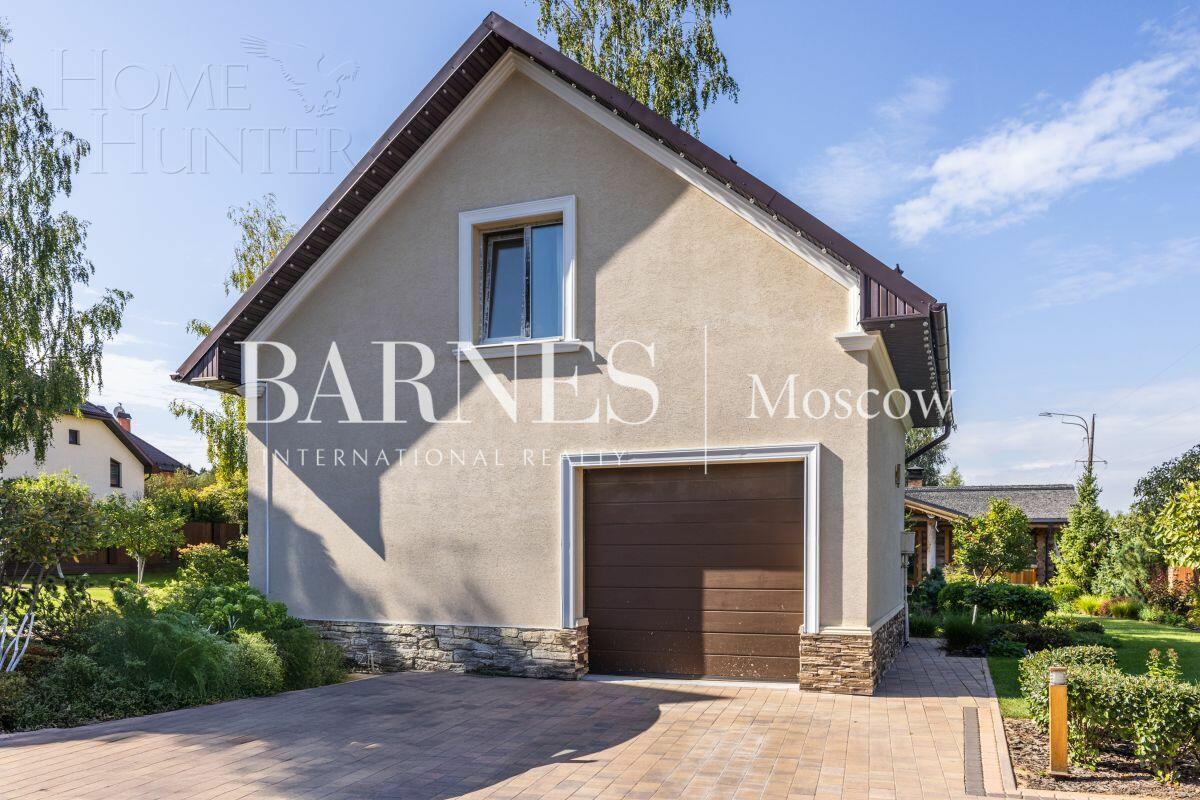 3-этажный коттедж 550 м² с отделкой
