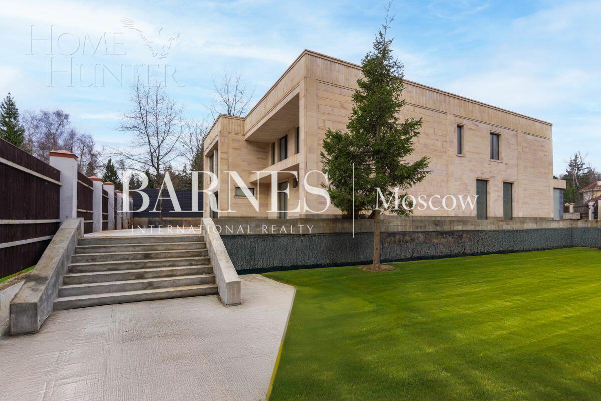 2-этажный коттедж 830 м² без отделки