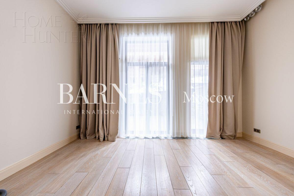 3-этажный таунхаус 430 м² с отделкой