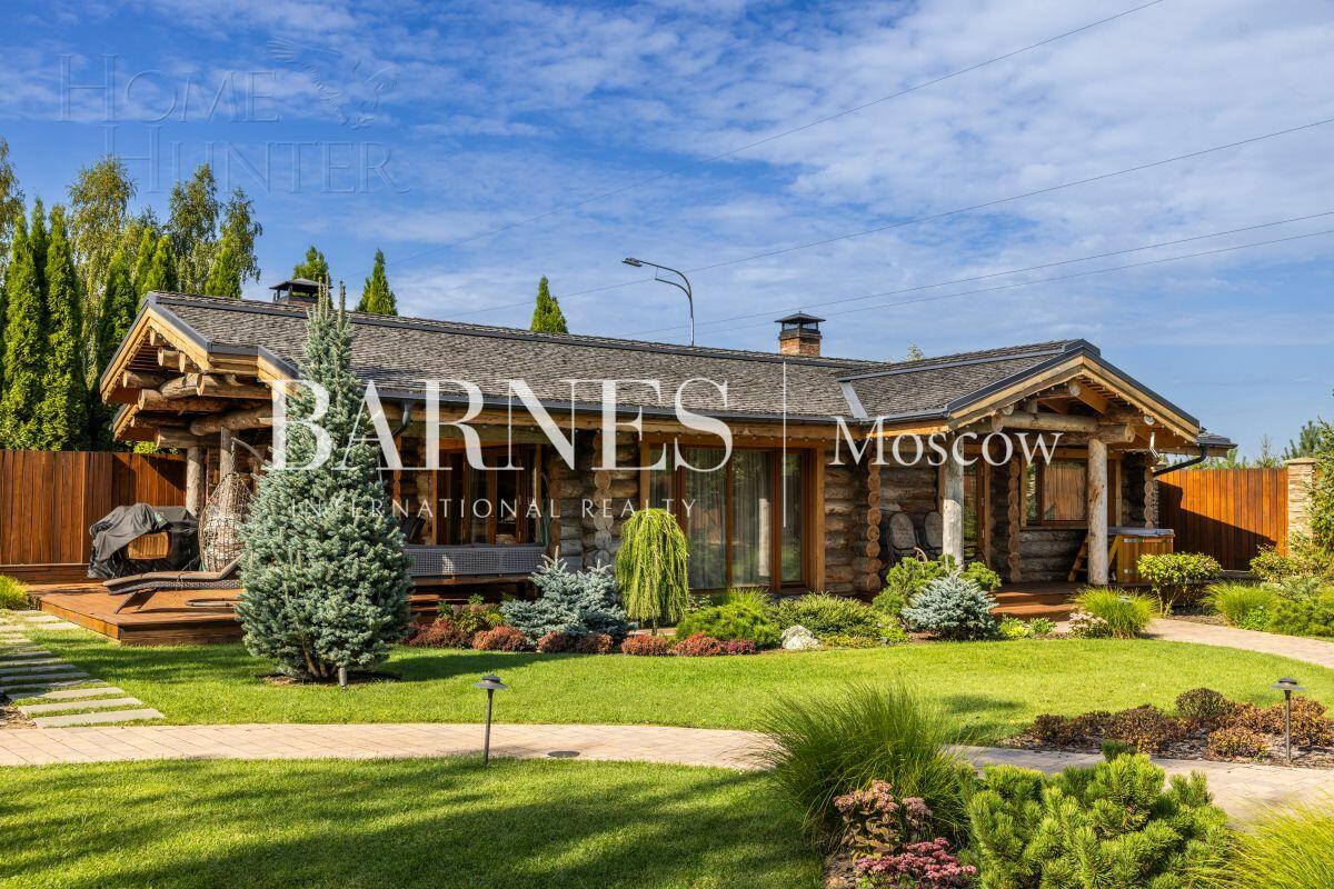 3-этажный коттедж 550 м² с отделкой