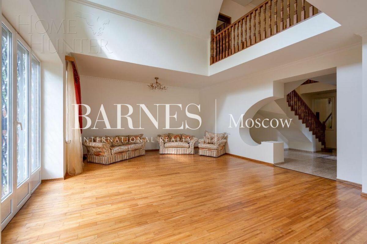 2-этажный коттедж 370 м² с отделкой