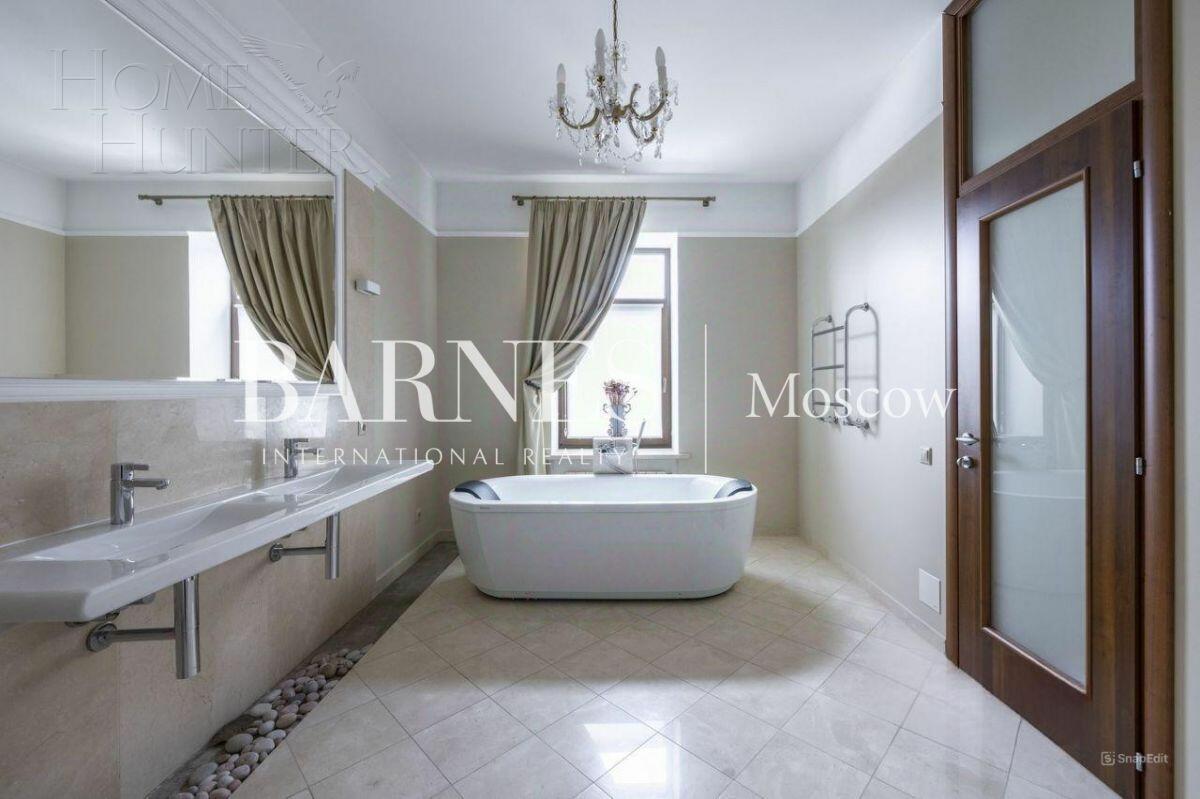 3-этажный коттедж 980 м² с отделкой