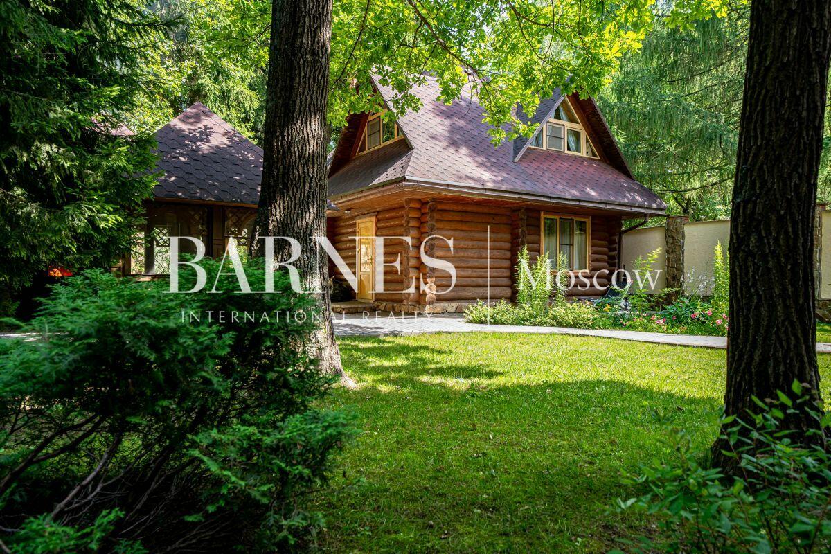 3-этажный коттедж 633 м² с отделкой