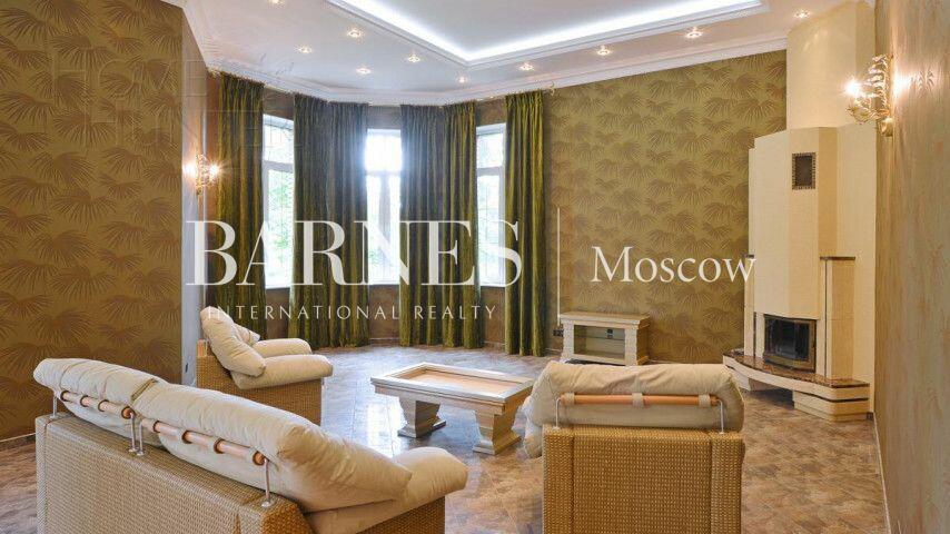 2-этажный коттедж 1 500 м² с отделкой