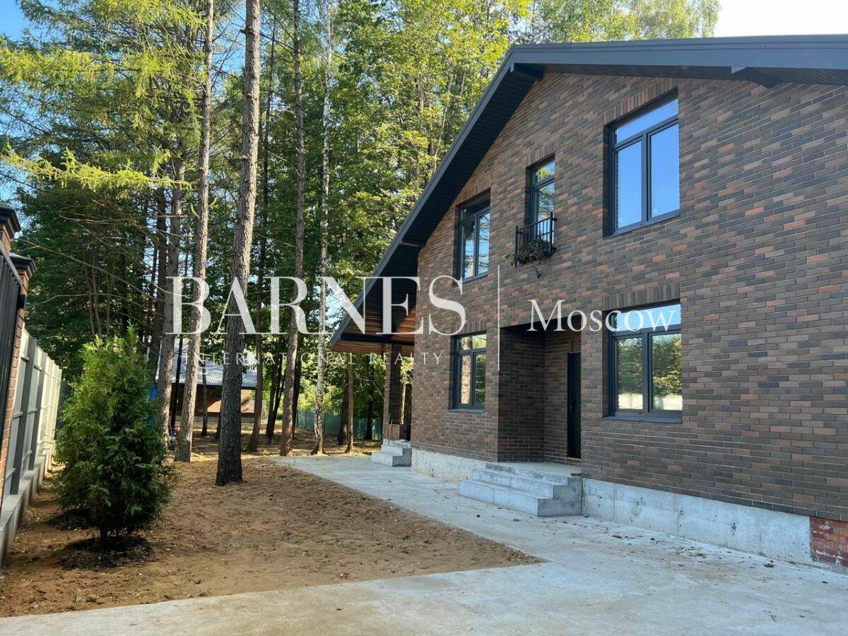 2-этажный коттедж 300 м² без отделки