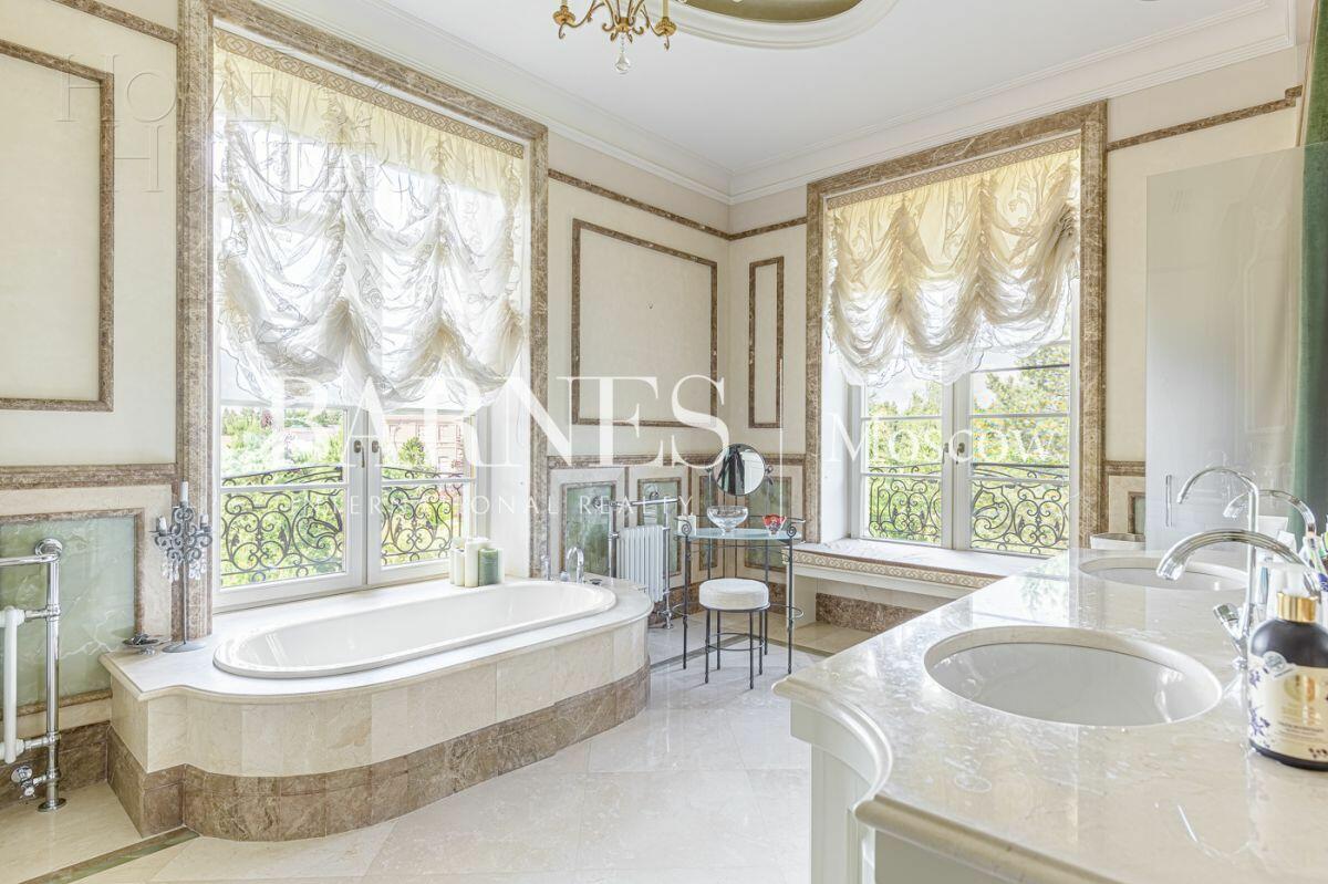 2-этажный коттедж 2 400 м² с отделкой