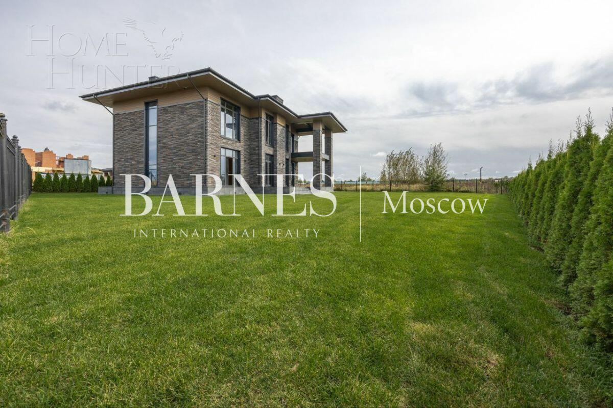 2-этажный коттедж 460 м² без отделки