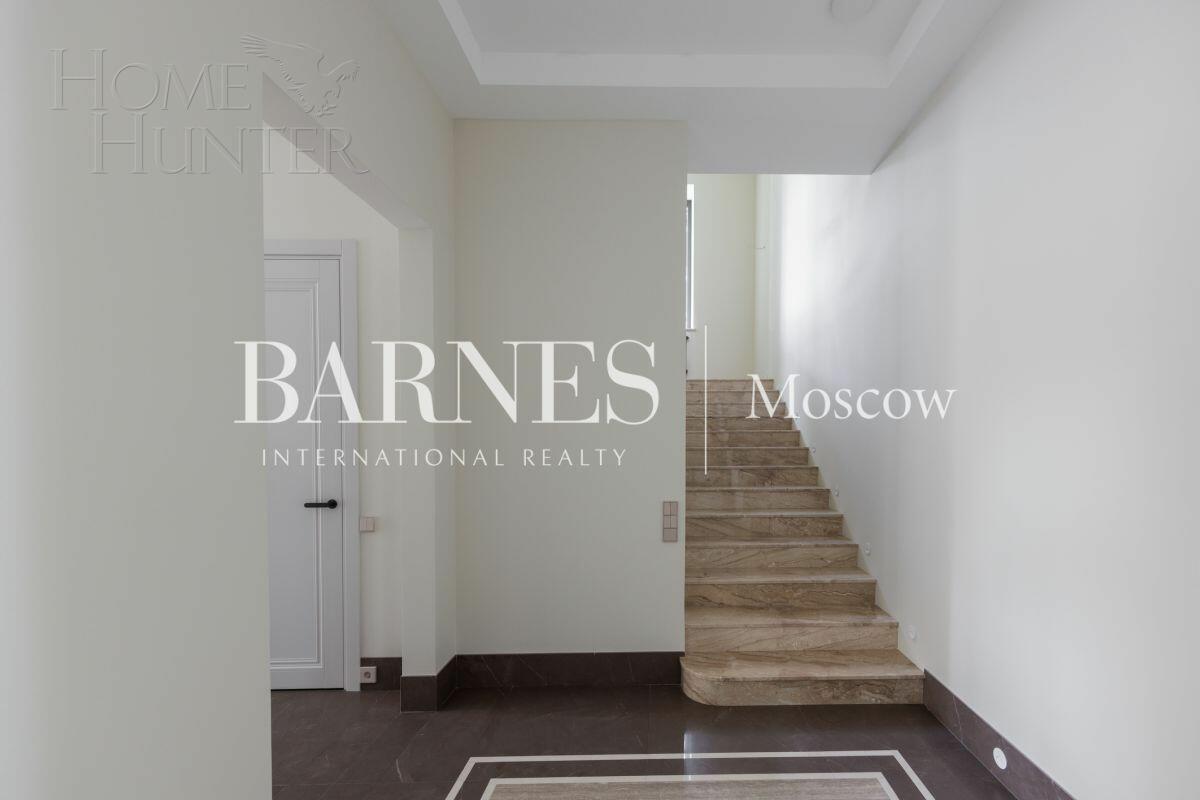 3-этажный коттедж 380 м² с отделкой