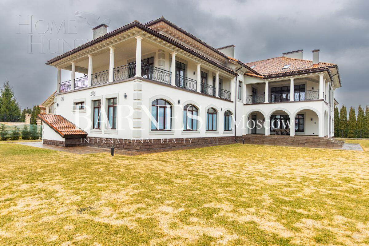 2-этажный коттедж 1 327 м² с отделкой