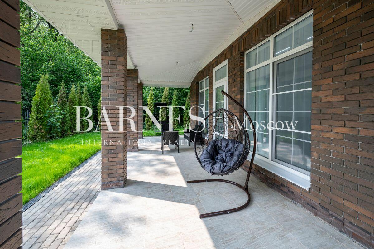 2-этажный коттедж 220 м² с отделкой