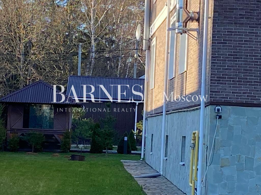 2-этажный коттедж 650 м² с отделкой