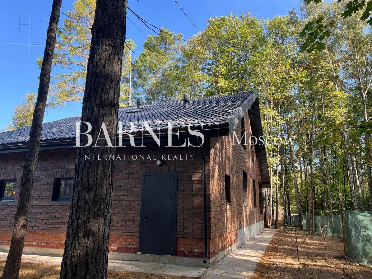 2-этажный коттедж 300 м² без отделки