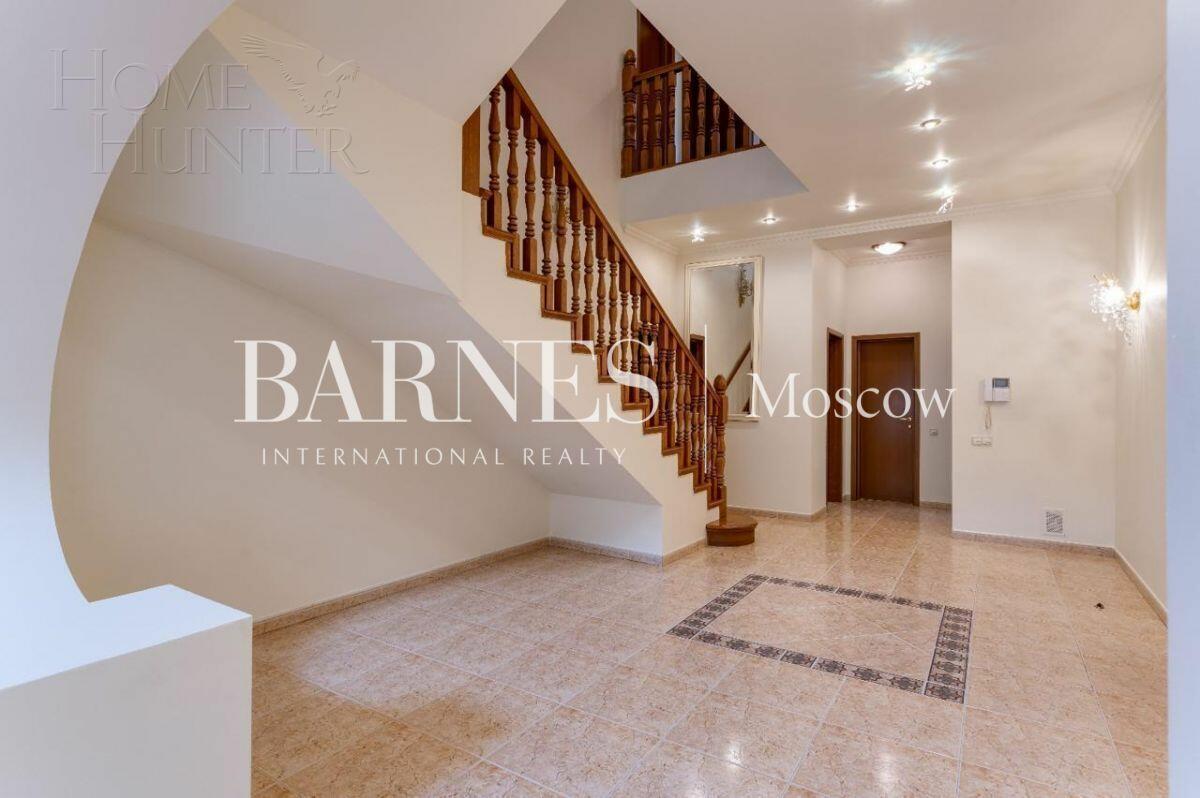 2-этажный коттедж 370 м² с отделкой