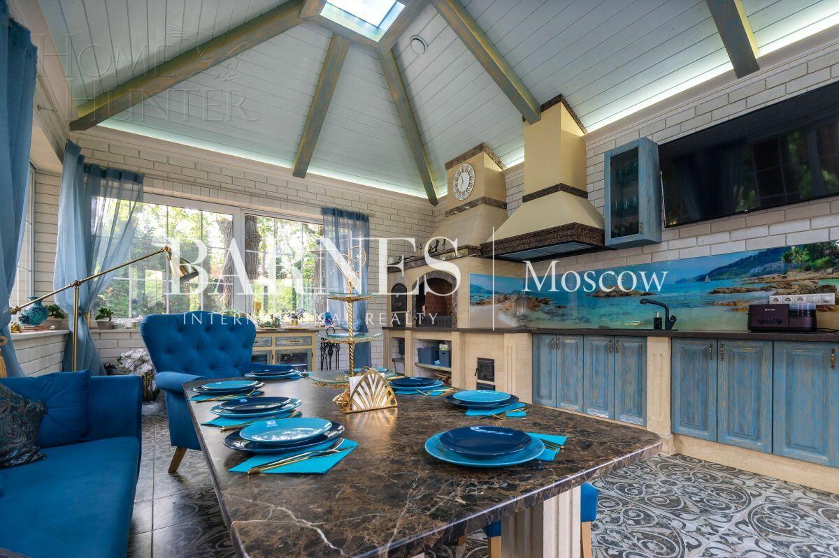 3-этажный коттедж 1 162 м² с отделкой