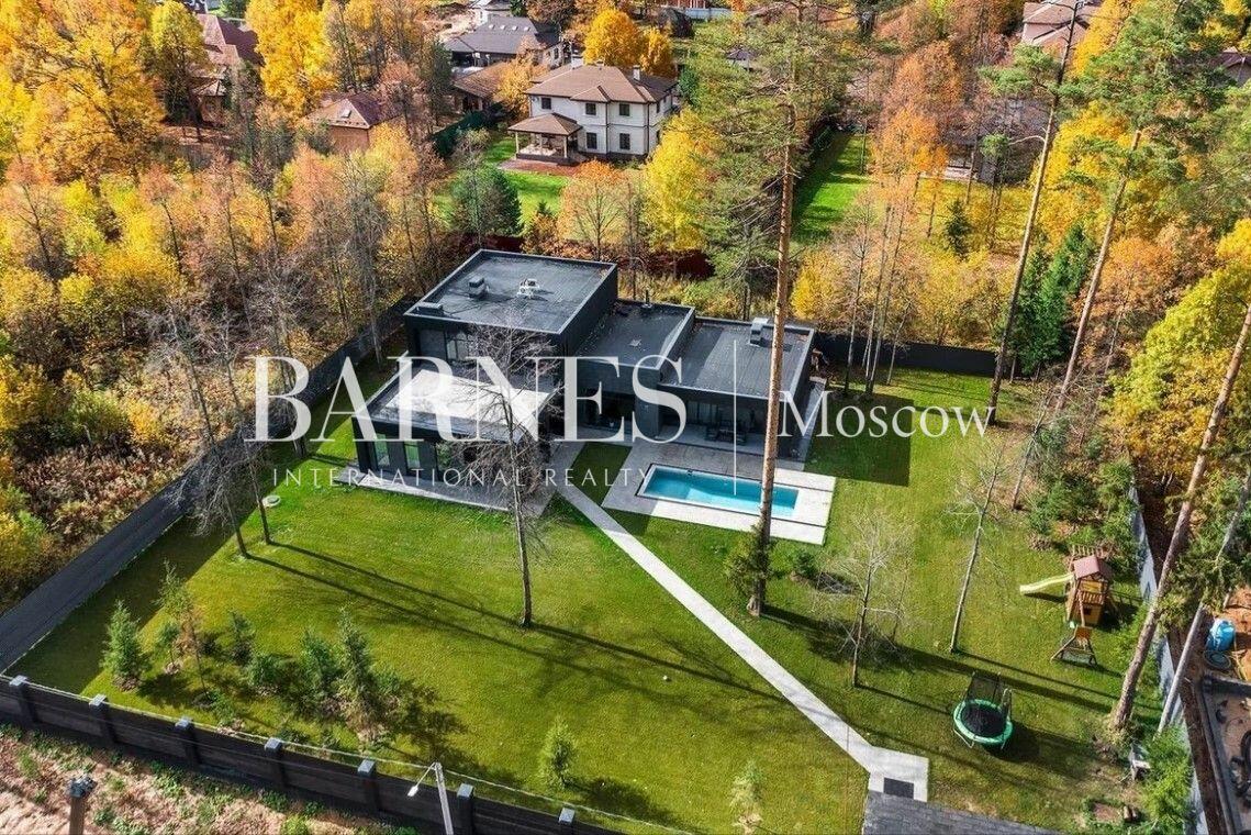 2-этажный коттедж 450 м² с отделкой