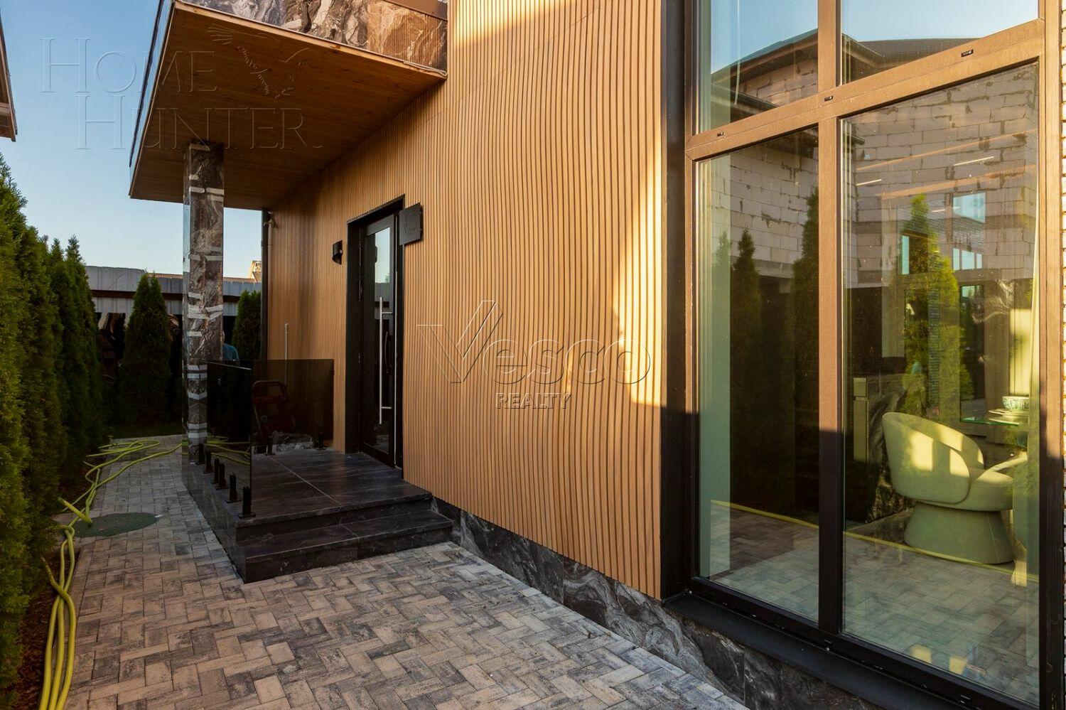 2-этажный коттедж 250 м² с отделкой