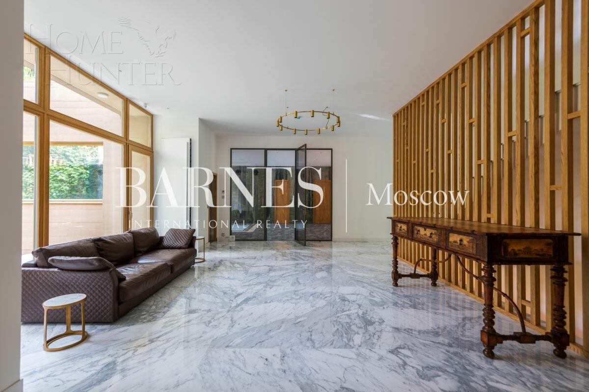 2-этажный коттедж 1 330 м² с отделкой