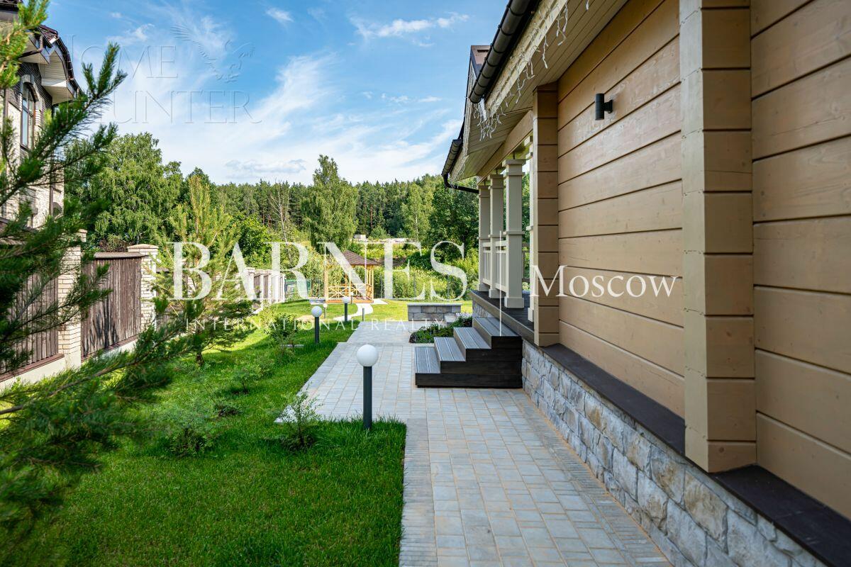 2-этажный коттедж 250 м² с отделкой