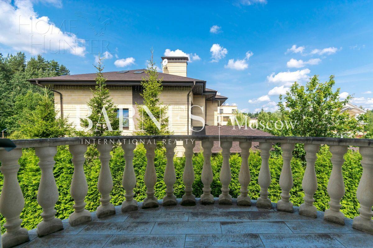 3-этажный коттедж 1 162 м² с отделкой