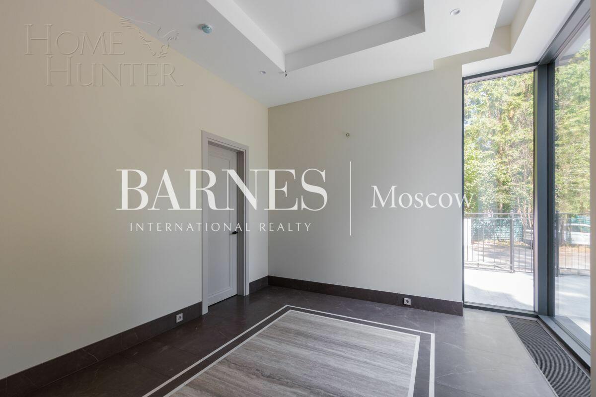 3-этажный коттедж 380 м² с отделкой