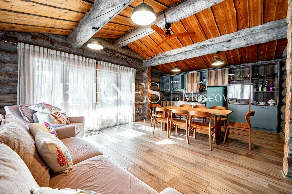 3-этажный коттедж 550 м² с отделкой