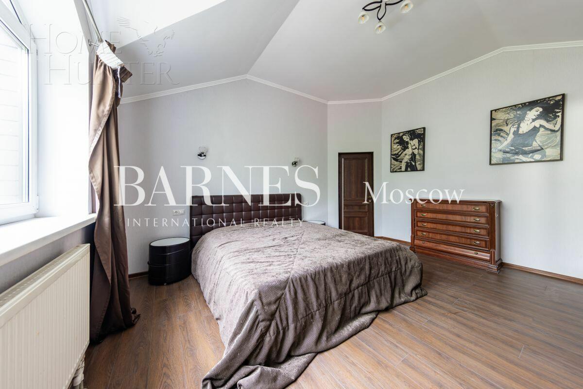 2-этажный коттедж 320 м² с отделкой