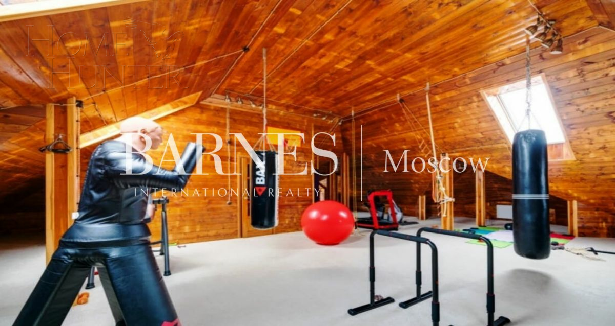 3-этажный коттедж 1 240 м² с отделкой